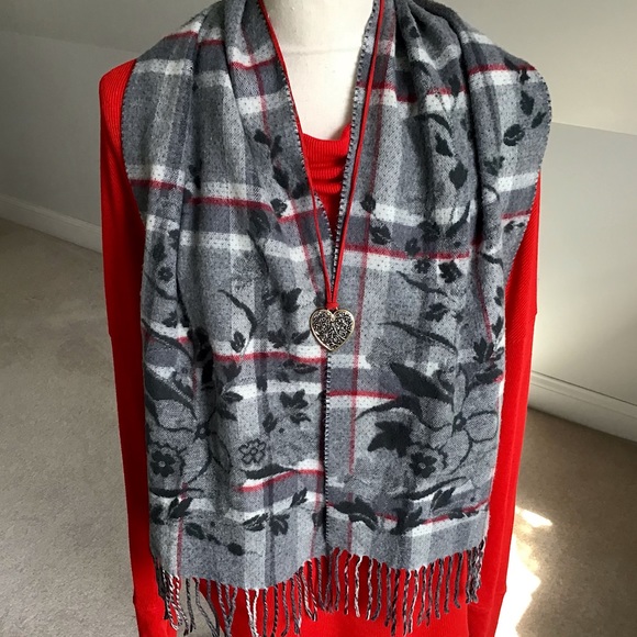 🖤🧣Croft & Barrow Soft Grey Floral Plaid Fringed Winter Scarf - Picture 1 of 7